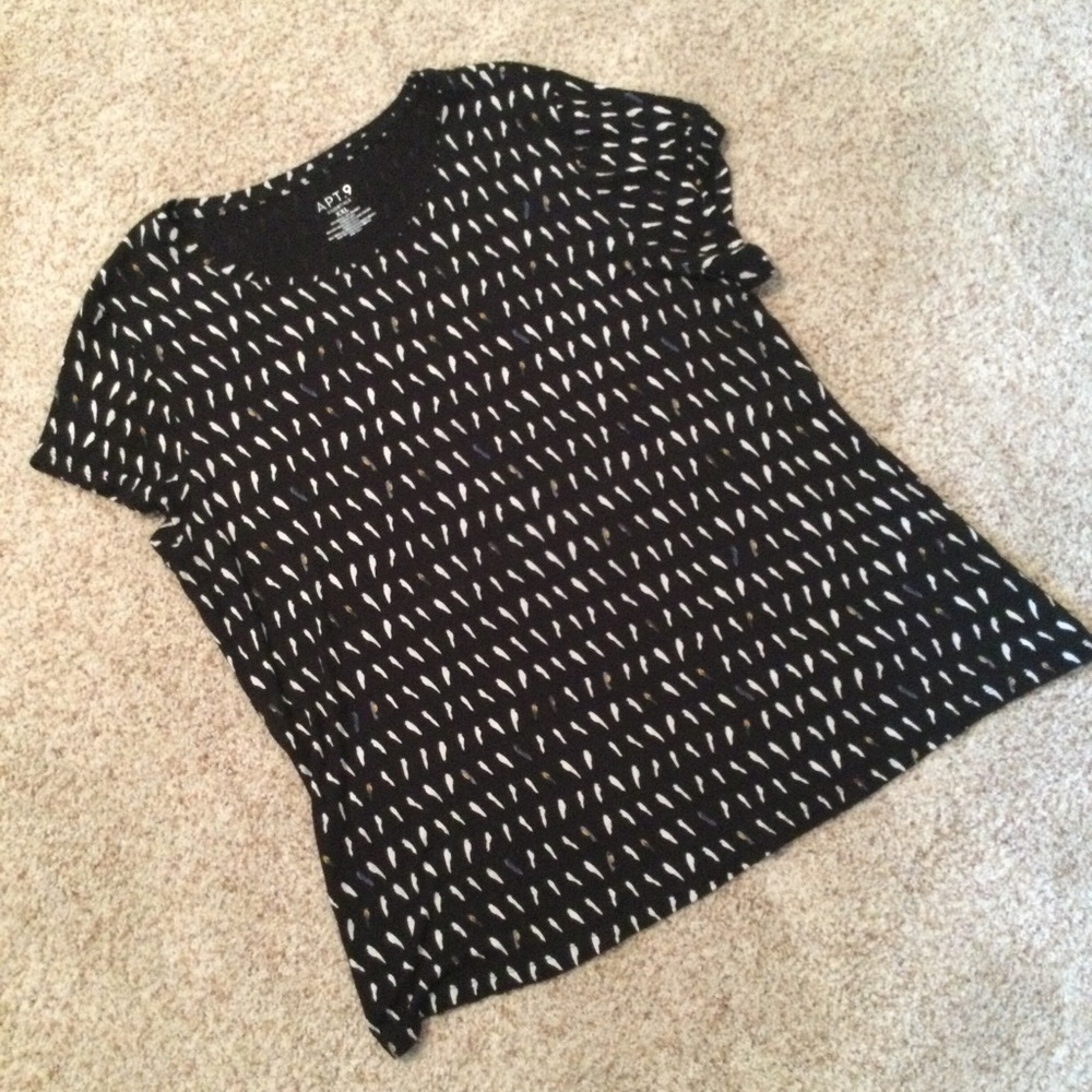 Birds on a Wire Black Stretchy Short Sleeve Top